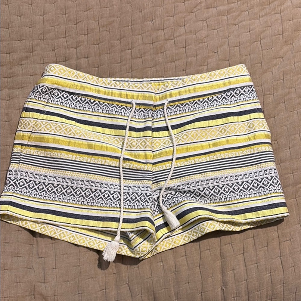 Ann Taylor Lift Yellow Patterned Rivera Shorts size 8